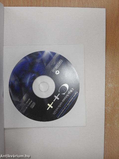 Objektum-orientált C++ - CD-vel