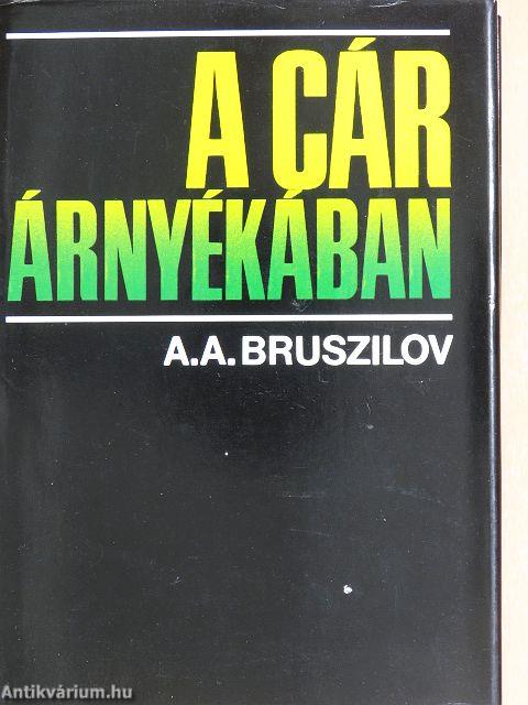 A cár árnyékában