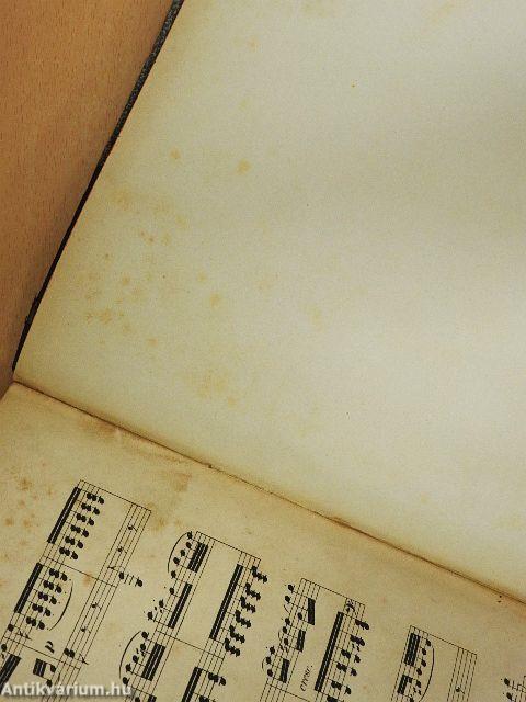 23 db kotta harmóniumra és zongorára