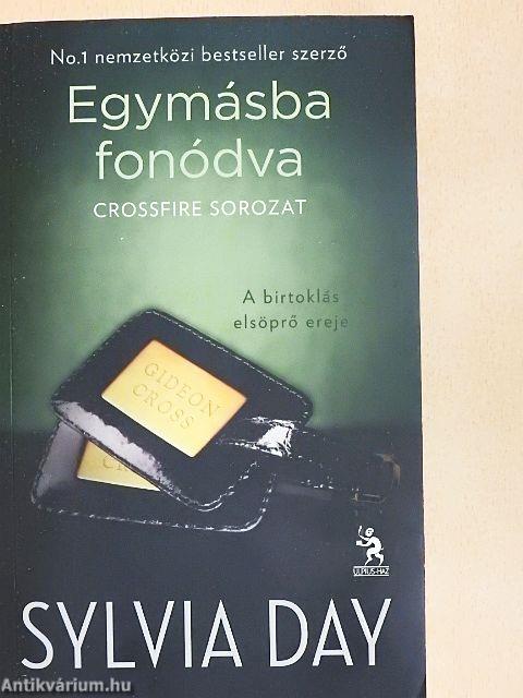 Egymásba fonódva