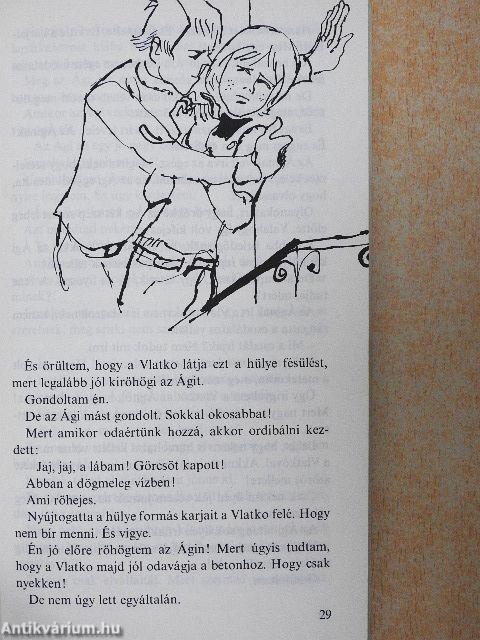 A macskát visszafelé simogatják