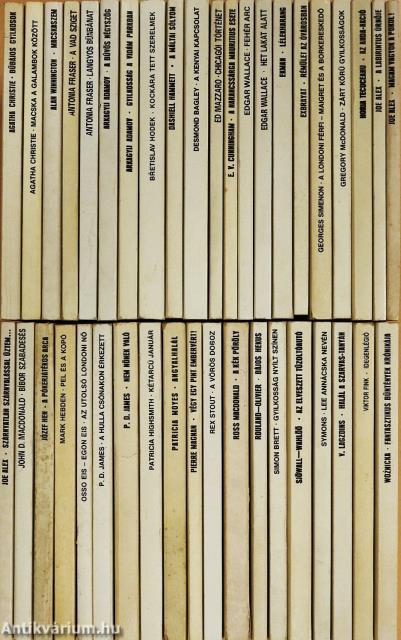 "40 kötet a Fekete Könyvek sorozatból (nem teljes sorozat)"