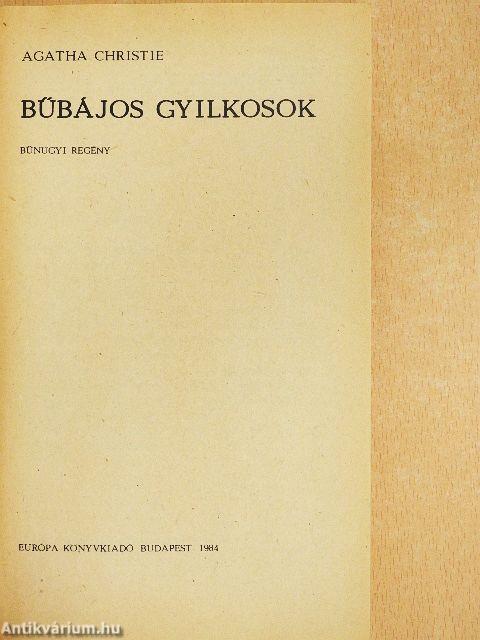 "40 kötet a Fekete Könyvek sorozatból (nem teljes sorozat)"