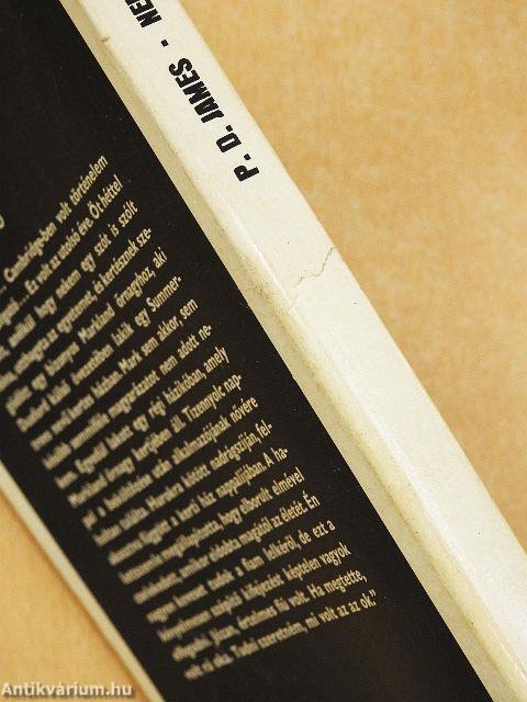 "40 kötet a Fekete Könyvek sorozatból (nem teljes sorozat)"