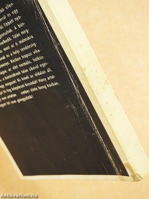 "40 kötet a Fekete Könyvek sorozatból (nem teljes sorozat)"