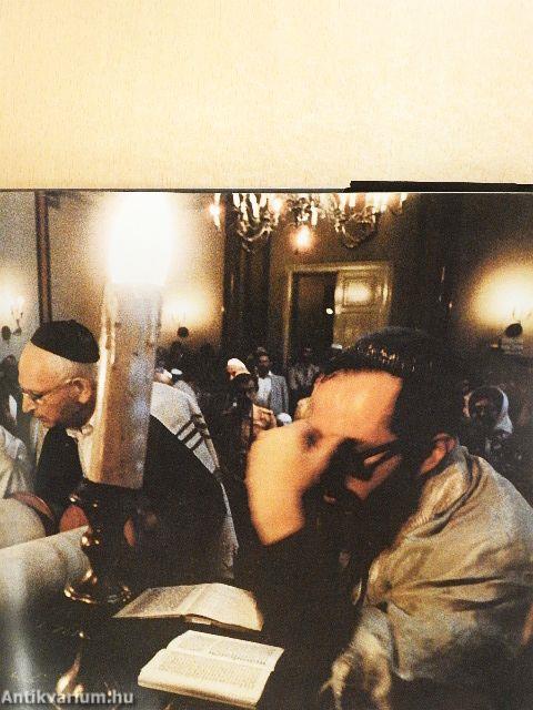 ...és beszéld el fiadnak...