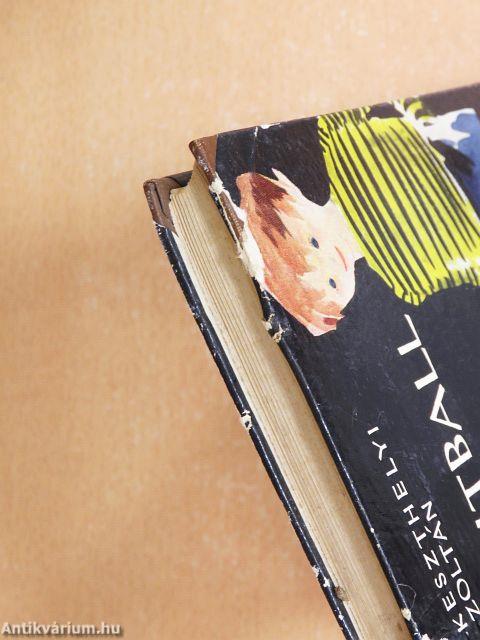 Futball és egy pár cugos cipő