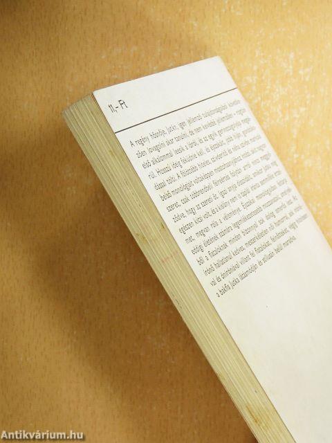 A macskát visszafelé simogatják