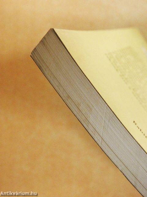 "Egy, ki márványból rak falut..."