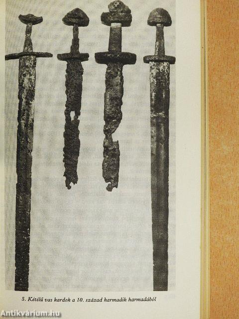 "25 kötet a Magyar História sorozatból (nem teljes sorozat)"