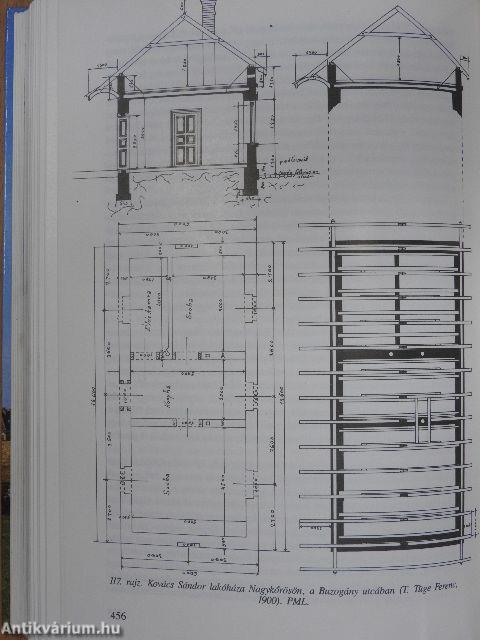 A három város építészete