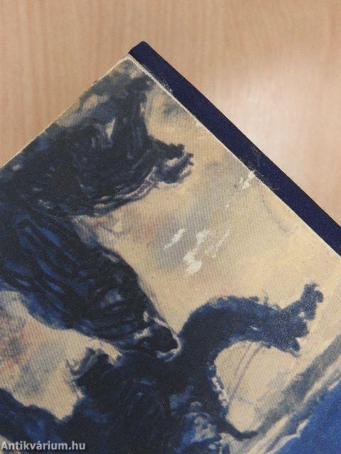 A félhold fakó fényében