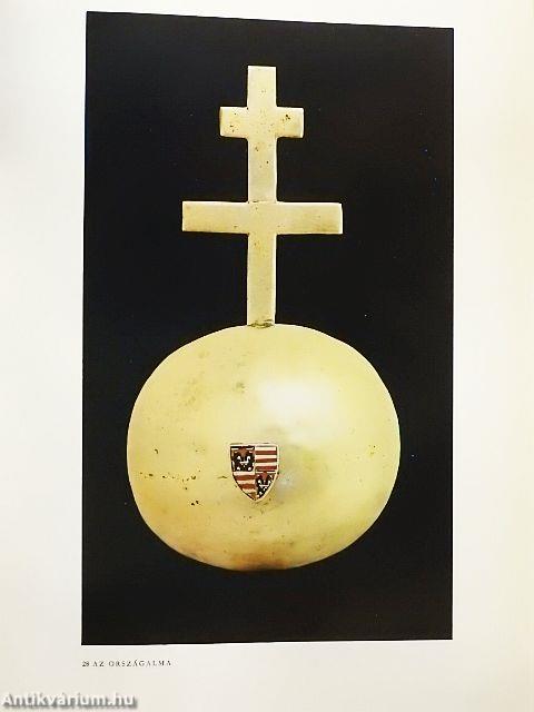 A korona kilenc évszázada