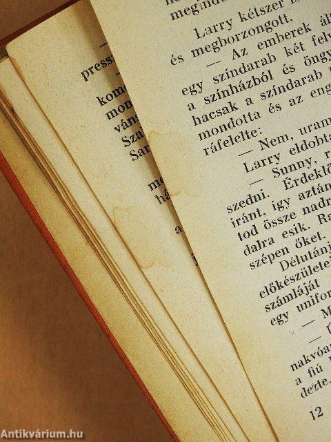 London sötét szemei