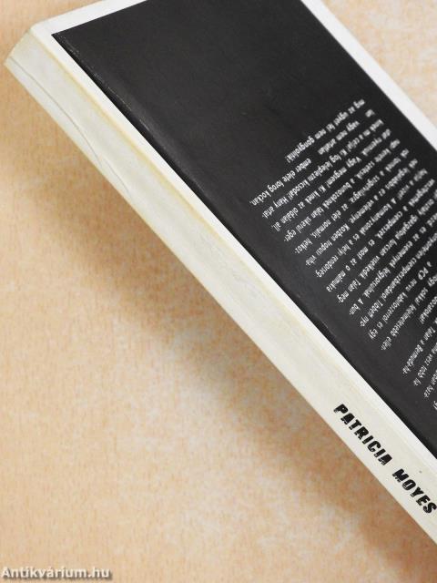 "70 kötet a Fekete Könyvek sorozatból (nem teljes sorozat)"