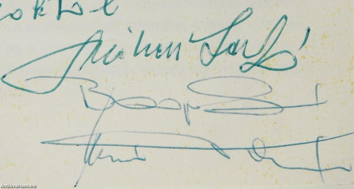 Magyarország aranyérmes trófeái (többszörösen dedikált példány)