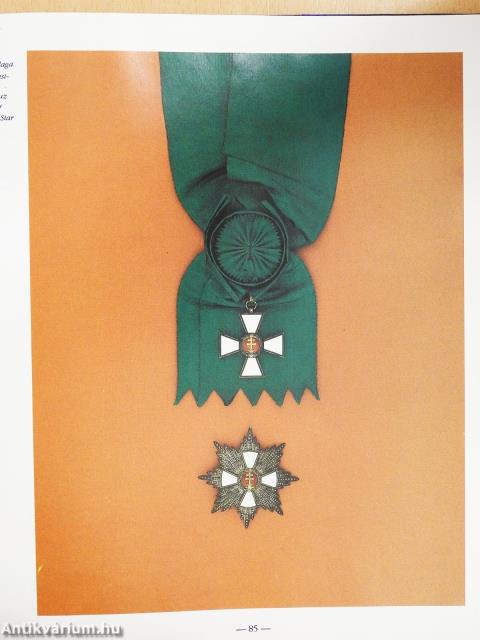 Rendjelek és kitüntetések a Jósa András Múzeumban (dedikált példány)