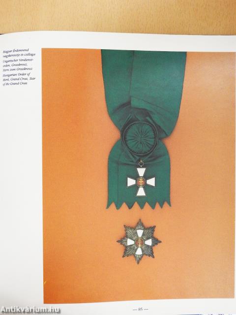 Rendjelek és kitüntetések a Jósa András Múzeumban (dedikált példány)