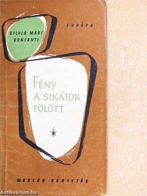 Fény a sikátor fölött