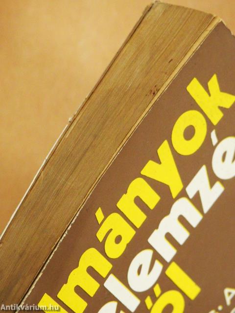 Tanulmányok a műelemzés köréből (dedikált példány)