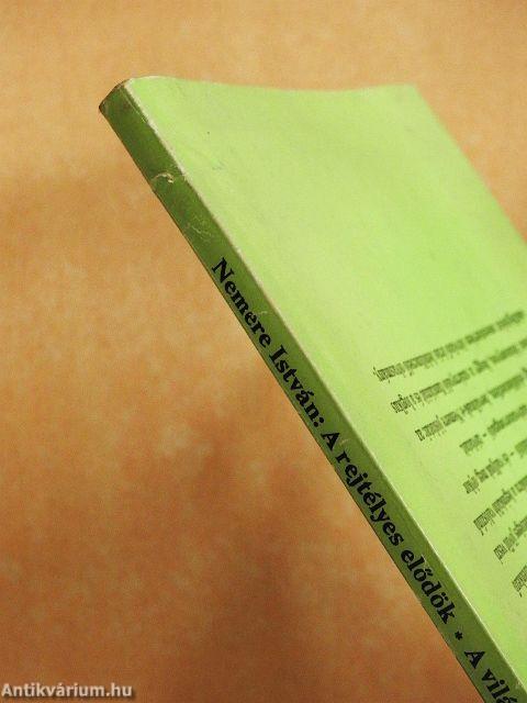 A rejtélyes elődök/A világűr vonzásában