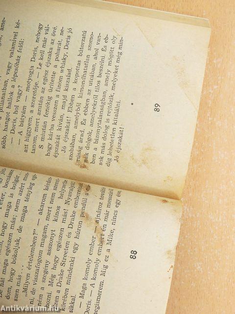 "130 kötet az Albatrosz könyvek sorozatból (nem teljes sorozat)"