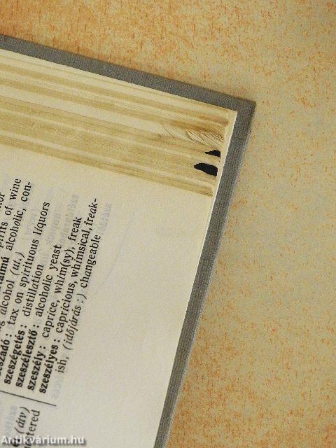 Magyar-angol kéziszótár