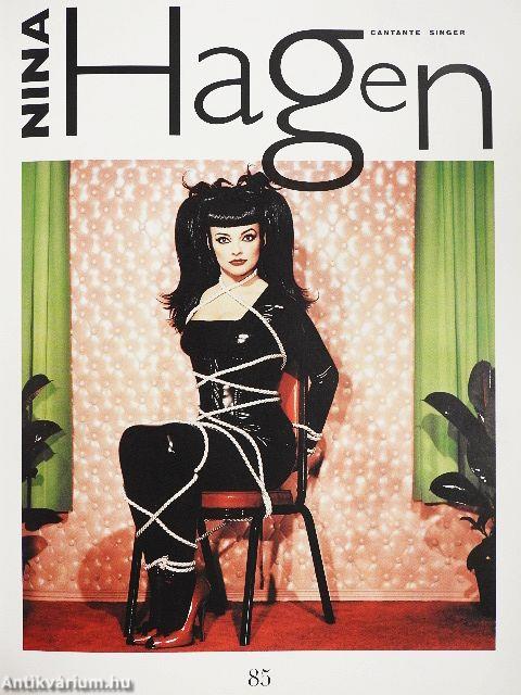 CelebriKiss for peace