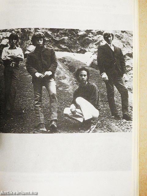 Az ajtókon innen és túl