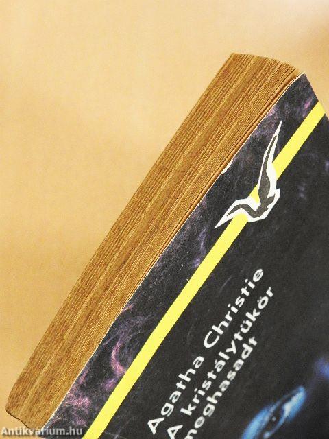 A kristálytükör meghasadt