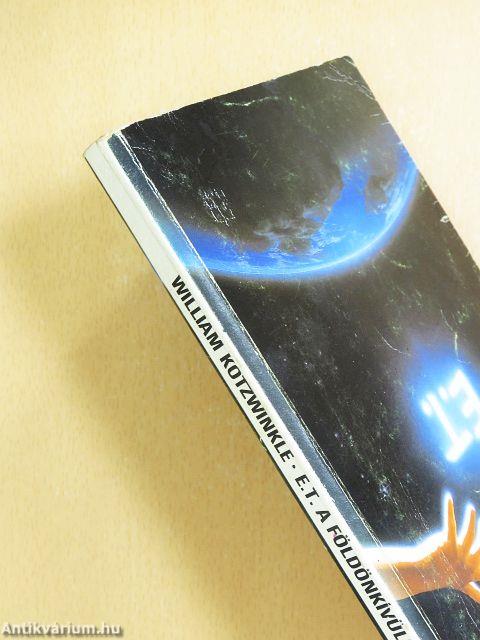 "35 kötet a Kozmosz Fantasztikus Könyvek sorozatból (nem teljes sorozat)"