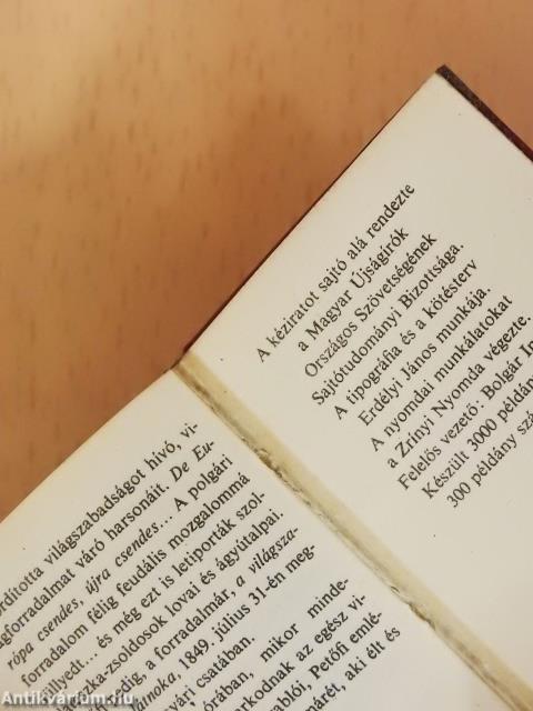 Vörös Ujság (minikönyv)