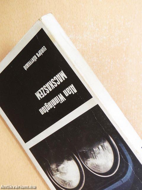 "100 kötet a Fekete könyvek sorozatból (nem teljes sorozat)"