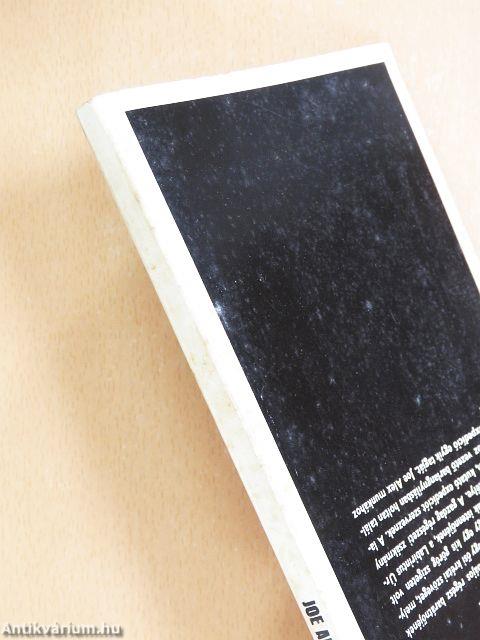 "100 kötet a Fekete könyvek sorozatból (nem teljes sorozat)"