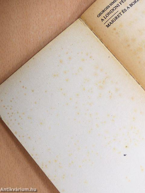 "100 kötet a Fekete könyvek sorozatból (nem teljes sorozat)"