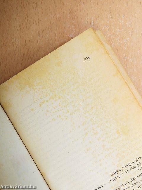 "100 kötet a Fekete könyvek sorozatból (nem teljes sorozat)"