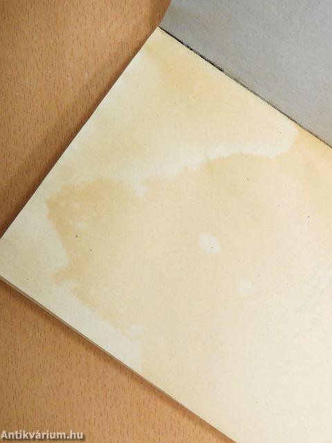 "100 kötet a Fekete könyvek sorozatból (nem teljes sorozat)"