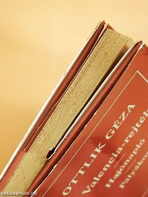 A Valencia-rejtély/Hajónapló/Pályákon