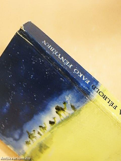 A félhold fakó fényében