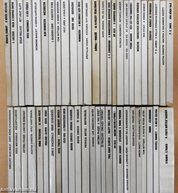 "50 kötet a Fekete Könyvek sorozatból (nem teljes sorozat)"