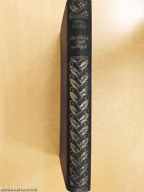 Napok, holdak, elmúlt csillagok