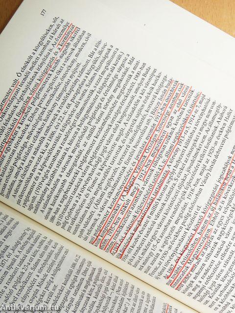 Társadalomtörténeti tanulmányok a közeli és a régmúltból