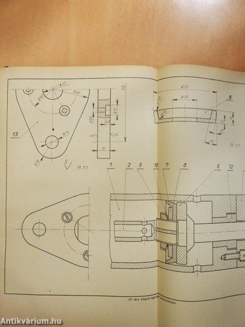 Szakrajzi és rajzolvasási példatár (dedikált példány)
