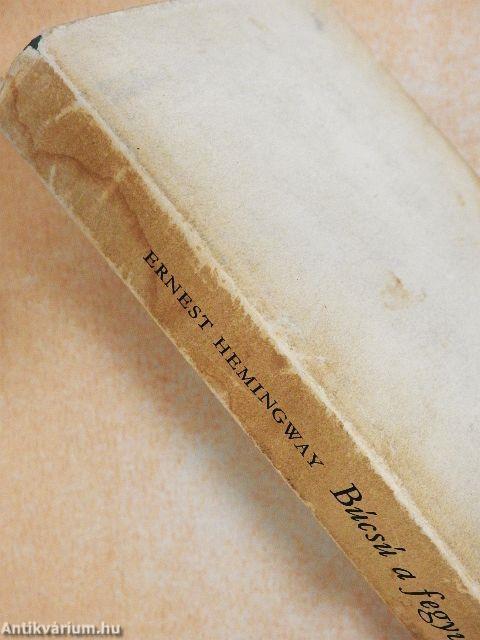 Búcsú a fegyverektől