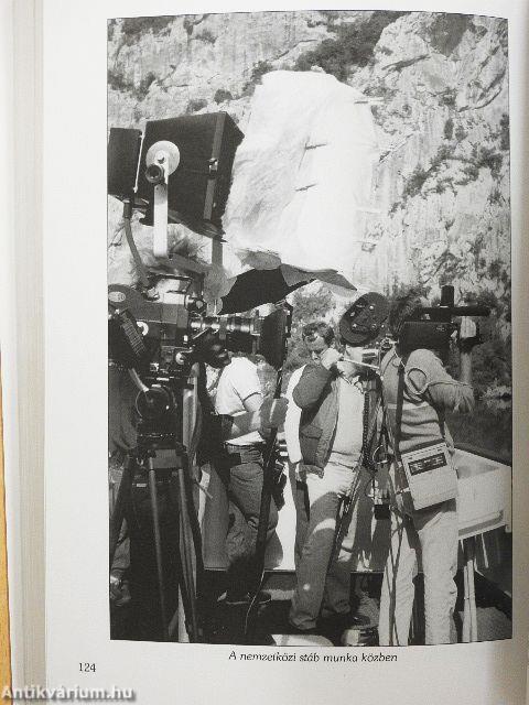 Zenehíd - a világ felé