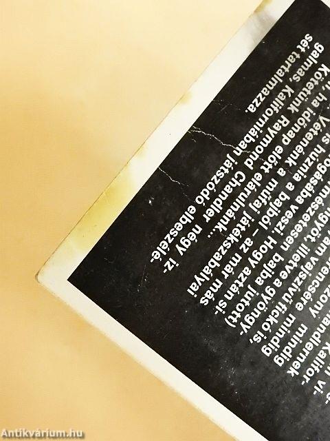 A gyöngy bajjal jár