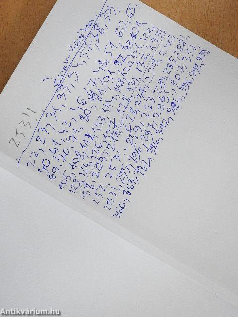 A lány hét névvel