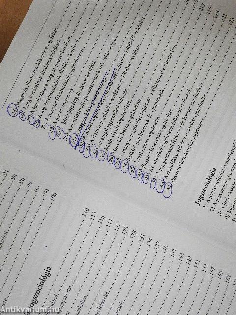 Társadalomtudományi trilógia