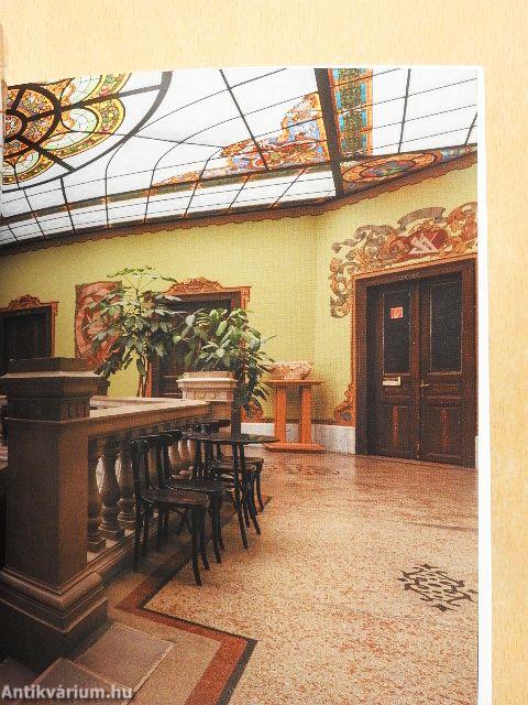 "Az emelkedő város méltó dísze"