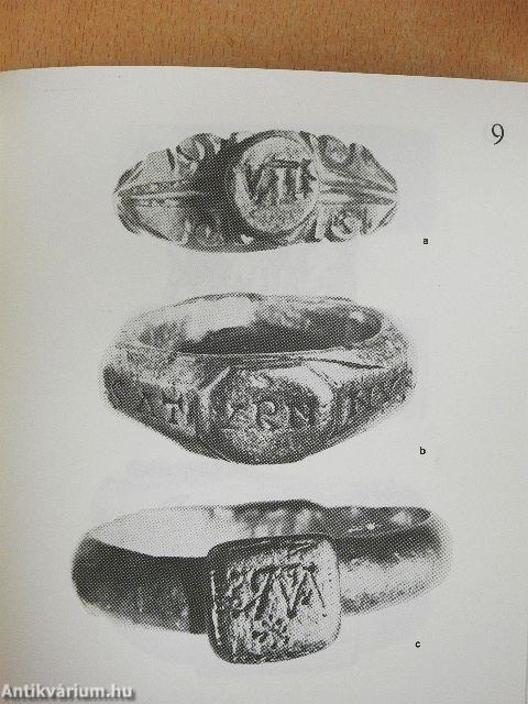 Római gyűrűk és fibulák